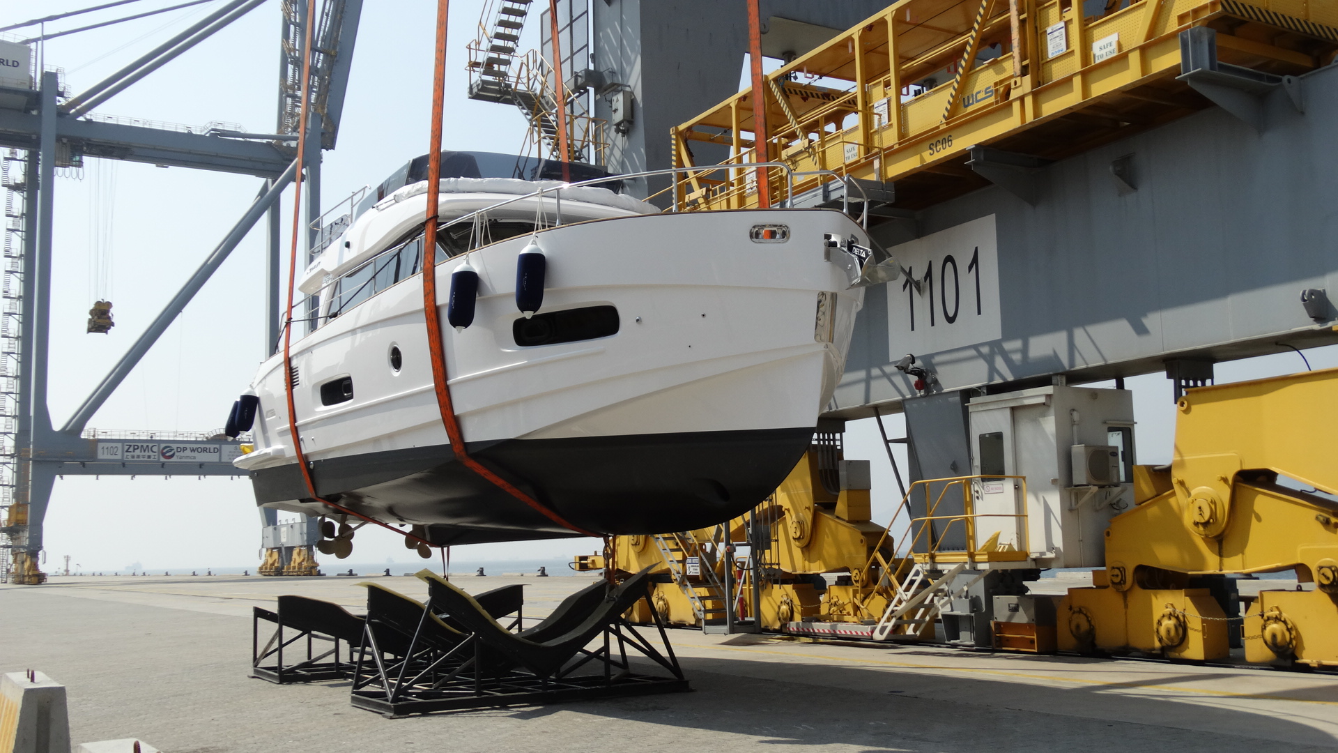 Handling breakbulk at the terminal -- DP World Ocean Freight Services in Canada
