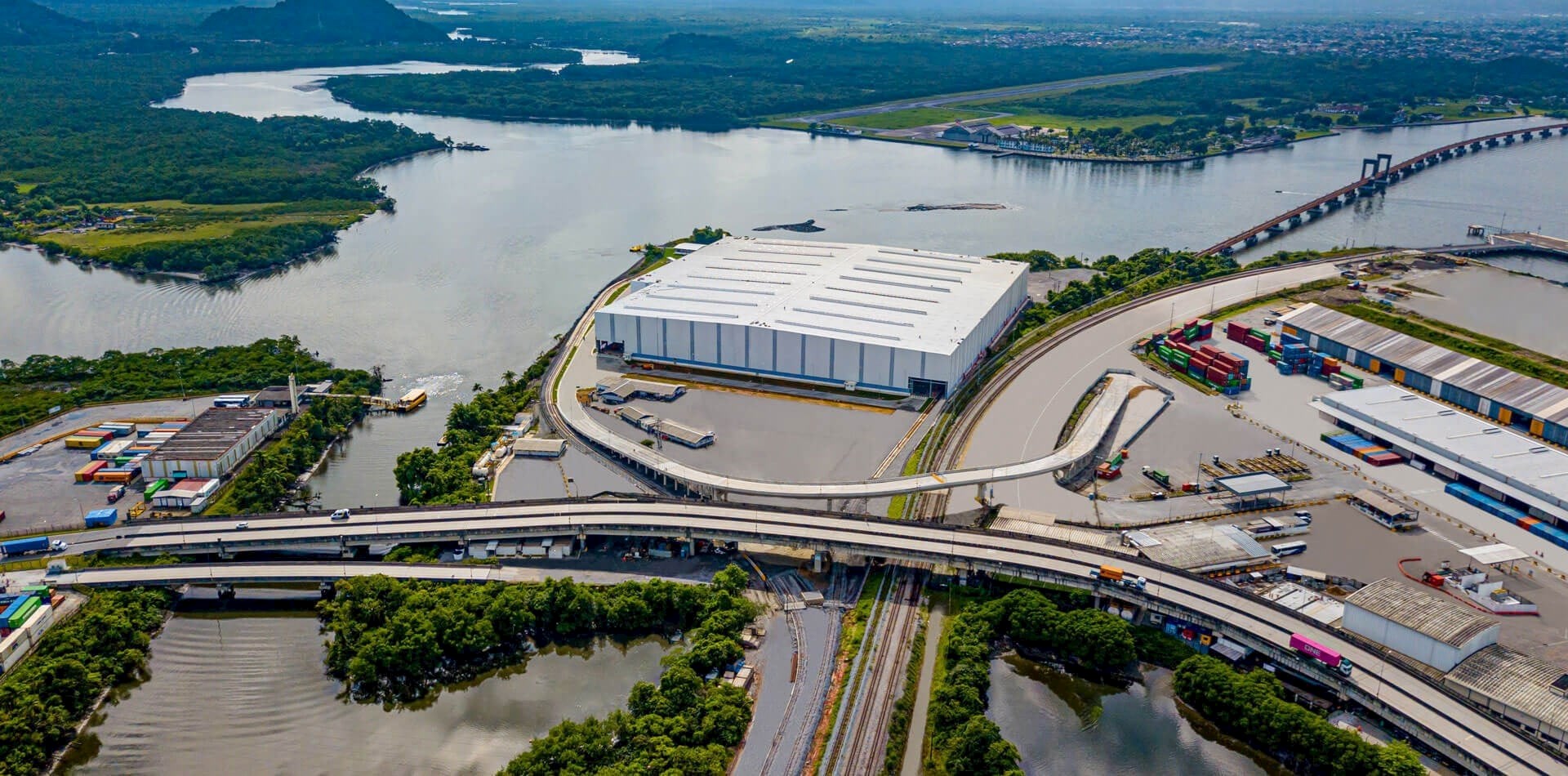 DP World Smart Trade & Logistics Parks & Economic Zones DP World Smart Trade & Logistics Parks & Economic Zones