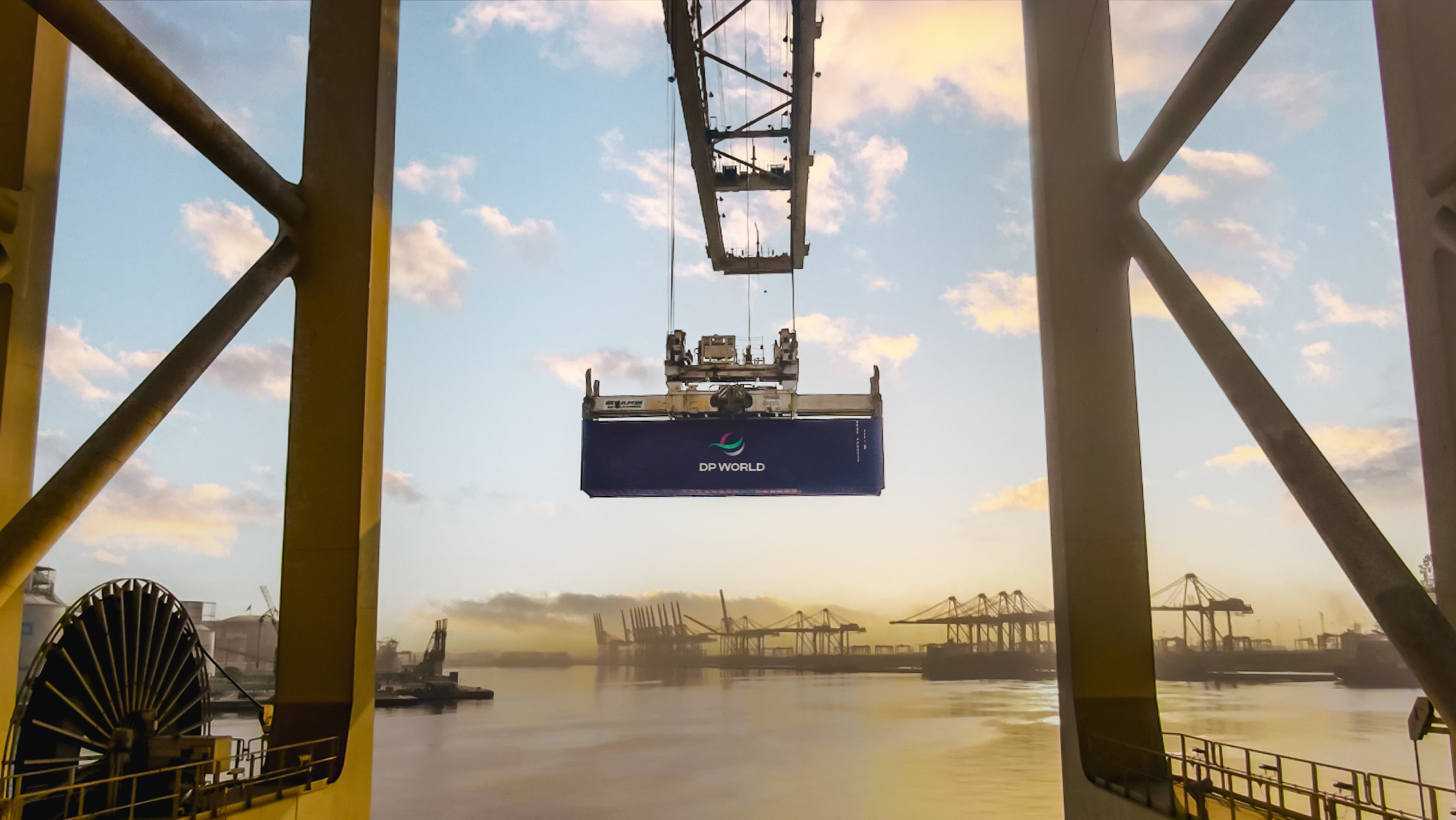 Trade Regionalisation vs. Trade Globalisation