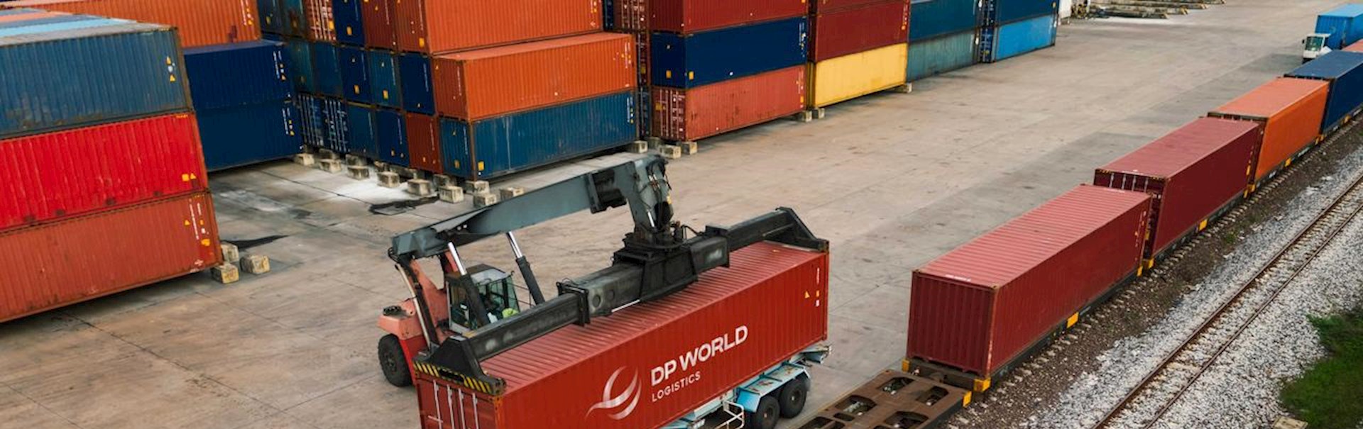 Moving container from freight train to truck