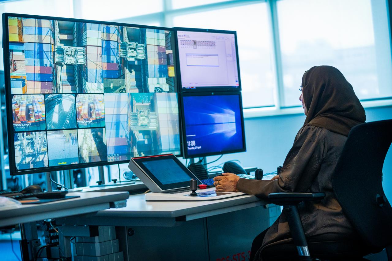 Annual Report & Account 2023 DP World