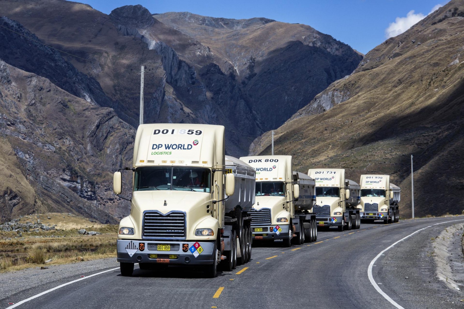 1920_logisticstransporttrucksonroad1