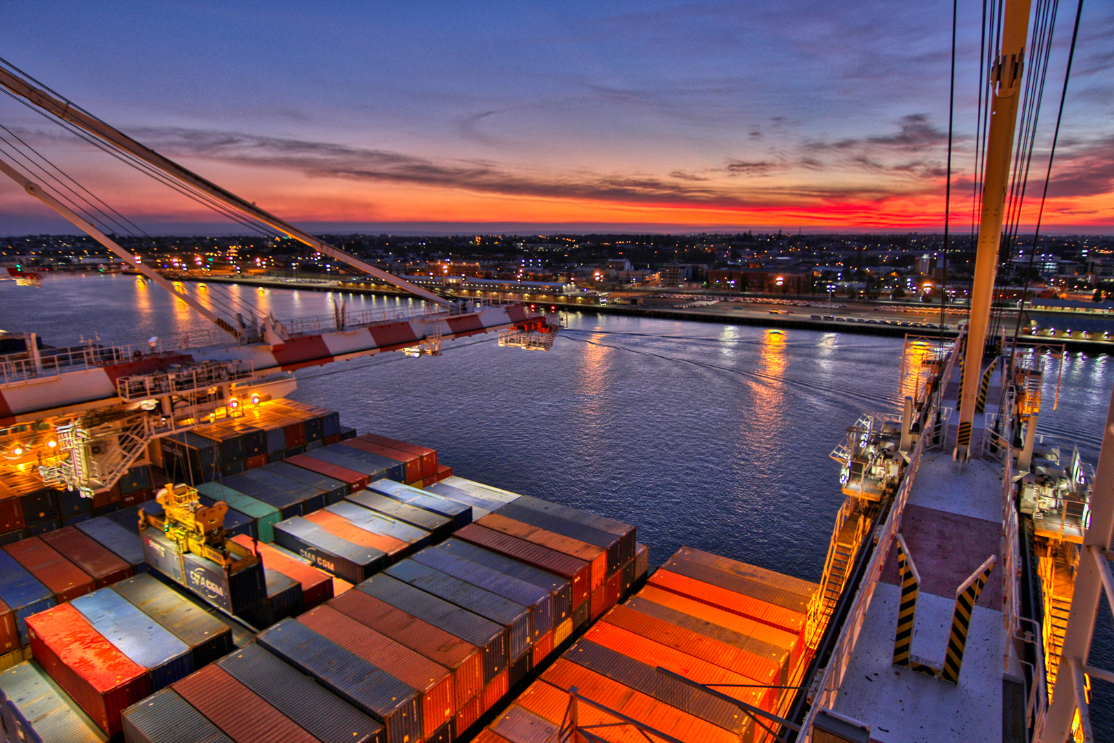 Enterprise agreements finalised at DP World Australia DP World Australia