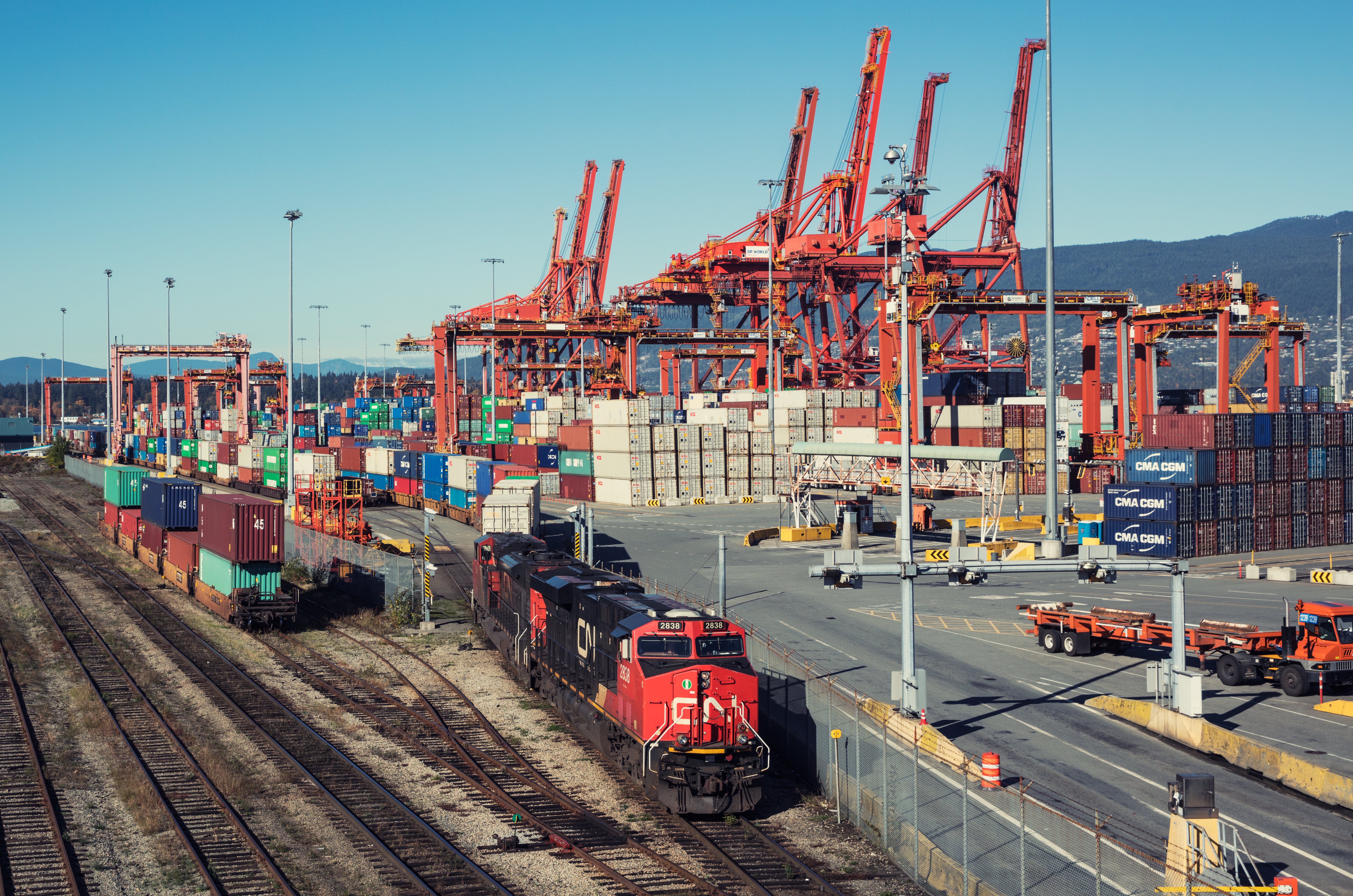 DP World Trucking and Intermodal service in Canada