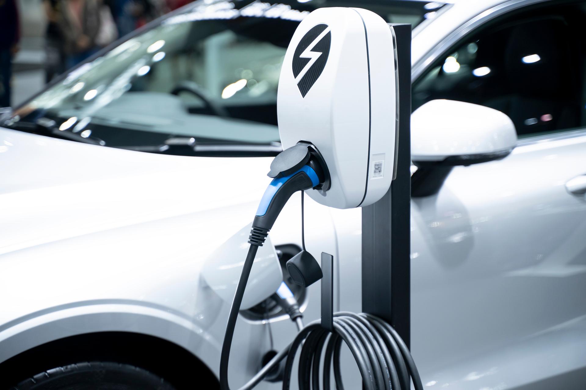 DP World, Canary Media Explore Electric Vehicle Supply Chain Dynamics